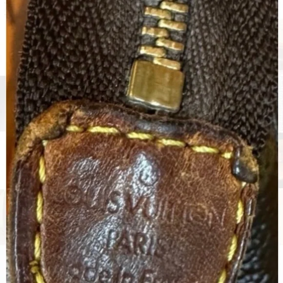 Louis Vuitton Pochette Vintage Brown Monogram leather Shoulder bag 

Offers - Picture 6 of 14